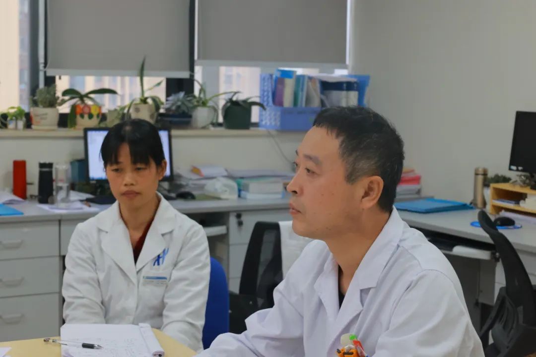 我院三病區(qū)開展“如何更好的開展醫(yī)療服務(wù)”主題會議